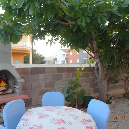 Dora & Franka Apartamento Vir