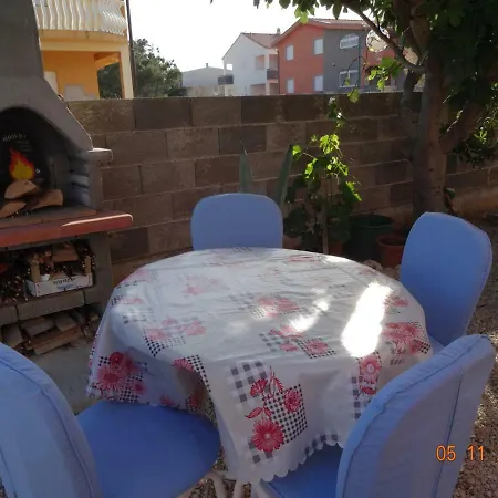 Apartamento Dora & Franka Vir